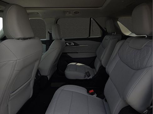 New 2026 Ford Explorer Platinum AWD/4WD image 10