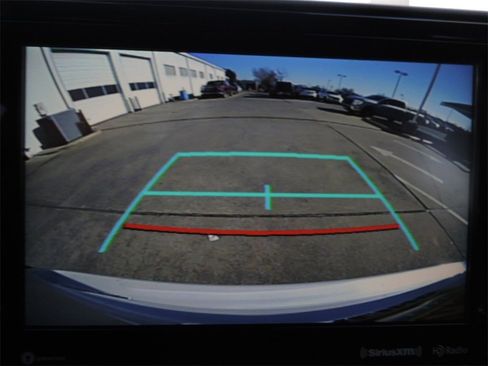 Used 2020 Toyota Highlander XLE image 30