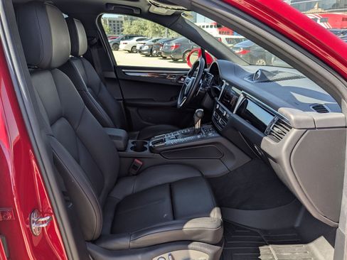 Used 2021 Porsche Macan AWD/4WD image 30