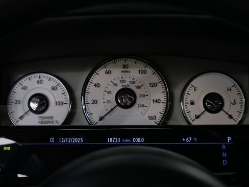 Used 2013 Rolls-Royce Ghost RWD image 21