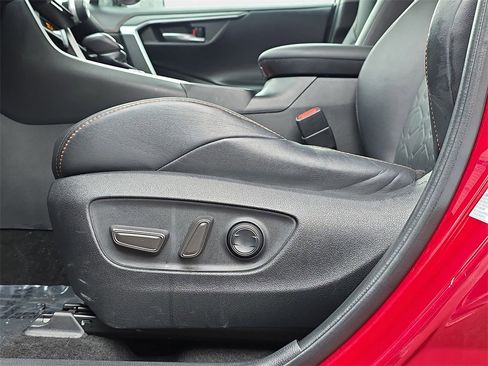 Used 2022 Toyota RAV4 Adventure image 31