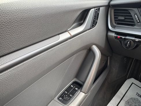 Used 2021 Porsche 911 Carrera image 24