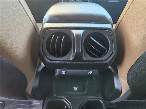 Used 2020 Jeep Gladiator Rubicon AWD/4WD image 17