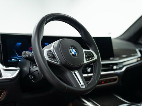 Used 2026 BMW X7 M60i image 11