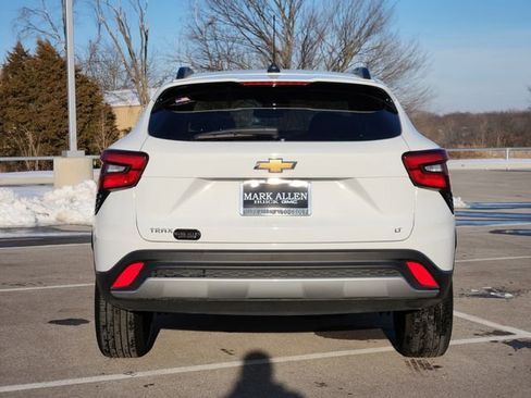 Used 2025 Chevrolet Trax LT image 6