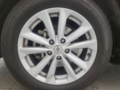 Used 2017 Nissan Rogue Sport SV image 31