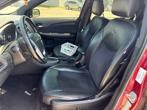 Used 2011 Chrysler 200 S FWD image 12