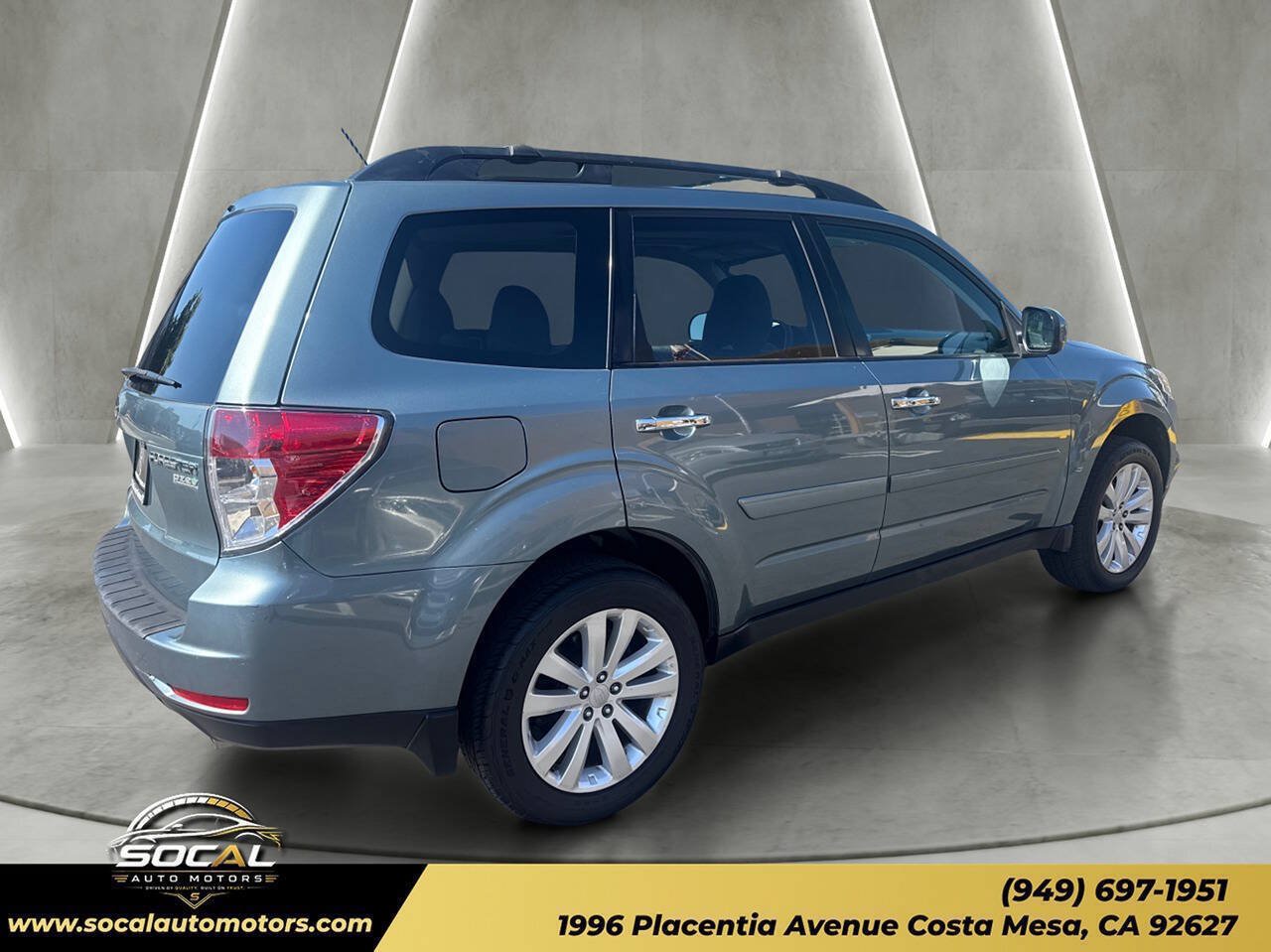 Used 2013 Subaru Forester 2.5X Limited AWD/4WD image 5