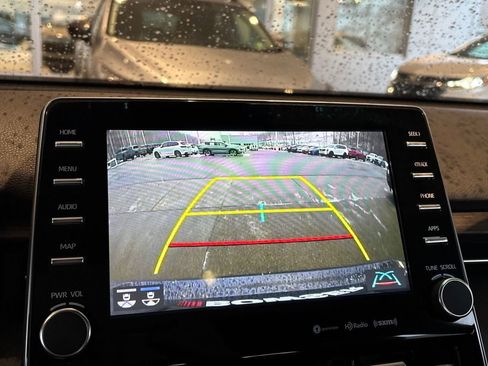 Used 2019 Toyota Avalon XLE image 15