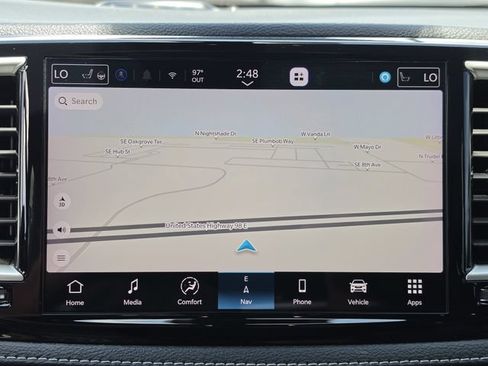 Used 2024 Chrysler Pacifica Limited w/ Uconnect Theater Family Group FWD image 35