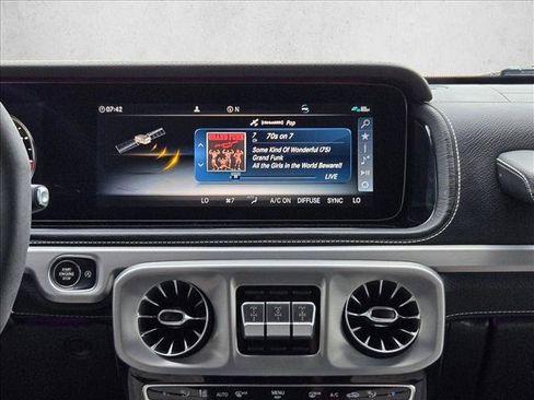 Used 2020 Mercedes-Benz G 63 AMG 4MATIC w/ G Manufaktur Interior Package image 12