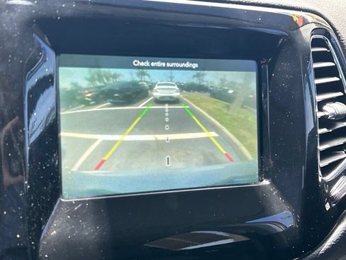 Used 2020 Jeep Compass Latitude FWD image 31