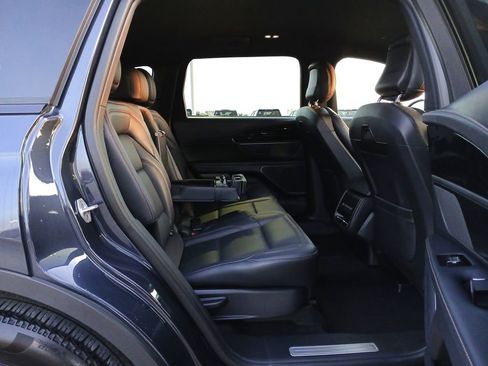 Used 2024 Lincoln Nautilus Premier w/ Jet Appearance Package image 28