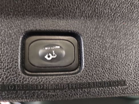 Used 2017 Ford Explorer Platinum AWD/4WD image 16