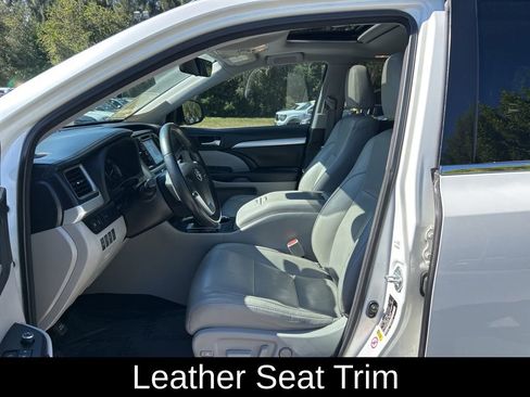 Used 2017 Toyota Highlander XLE image 15