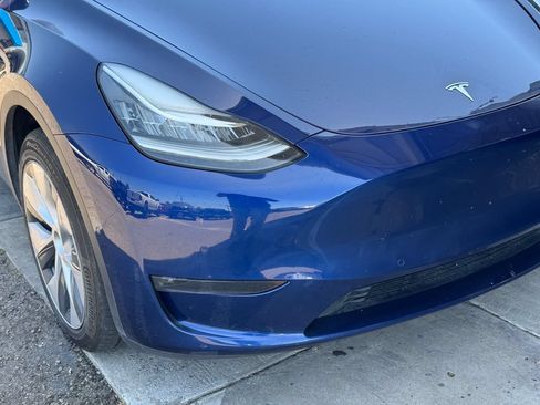 Used 2022 Tesla Model Y Long Range AWD/4WD image 2