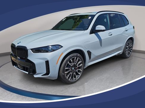 New 2026 BMW X5 xDrive50e w/ M Sport Package AWD/4WD image 1