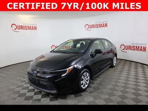 Used 2025 Toyota Corolla LE FWD image 3