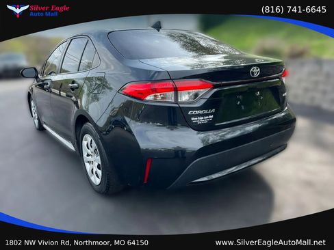 Used 2020 Toyota Corolla LE FWD image 5
