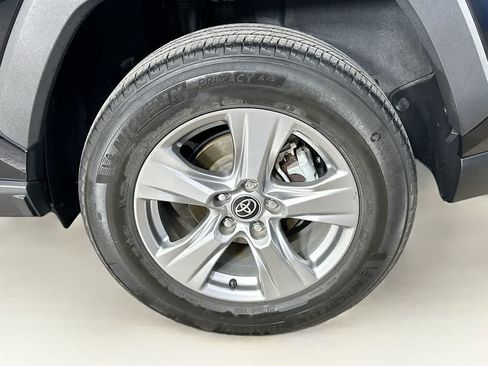 Used 2022 Toyota RAV4 XLE w/ Convenience Package AWD/4WD image 8