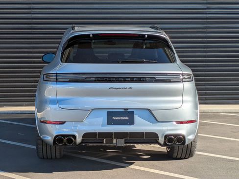 New 2026 Porsche Cayenne S image 10
