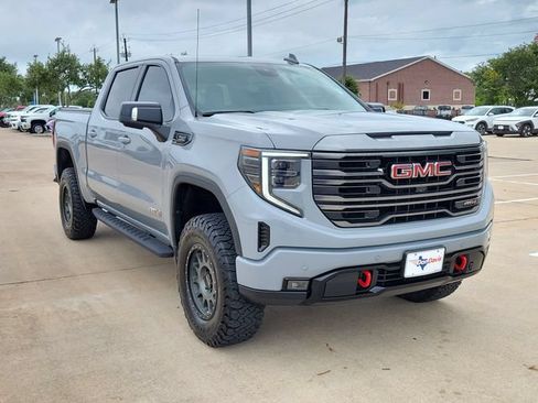 Used 2024 GMC Sierra 1500 AT4 w/ AT4 Premium Package AWD/4WD image 2