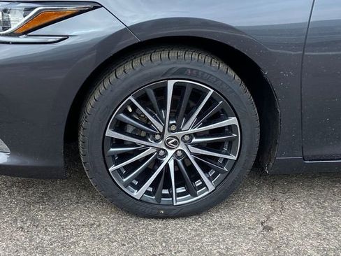 Certified 2023 Lexus ES 350 w/ Premium Package image 10