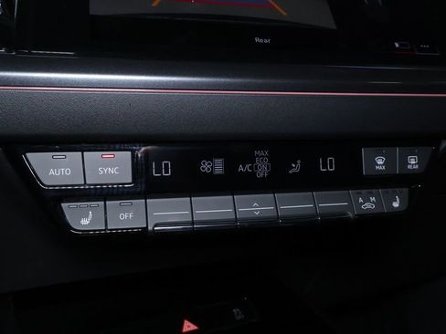 Used 2022 Audi Q4 e-tron Premium Plus w/ Premium Plus image 31