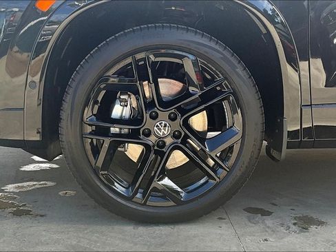 New 2026 Volkswagen Tiguan SE R-Line AWD/4WD image 8