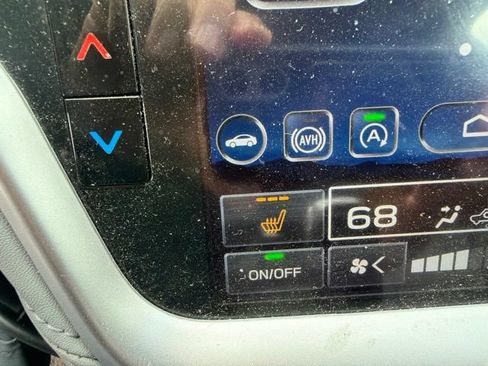 Used 2025 Subaru Outback Premium w/ Popular Package #1 AWD/4WD image 9