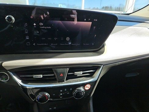 Used 2024 Buick Encore GX Sport Touring image 6