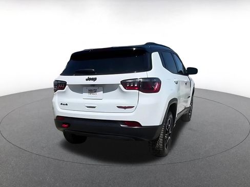 Used 2025 Jeep Compass Trailhawk image 14