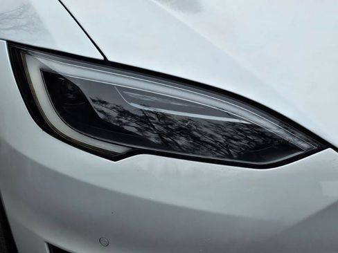 Used 2022 Tesla Model S AWD image 25