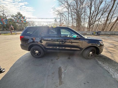 Used 2017 Ford Explorer 4WD Police Interceptor w/ Ready For The Road Package image 2