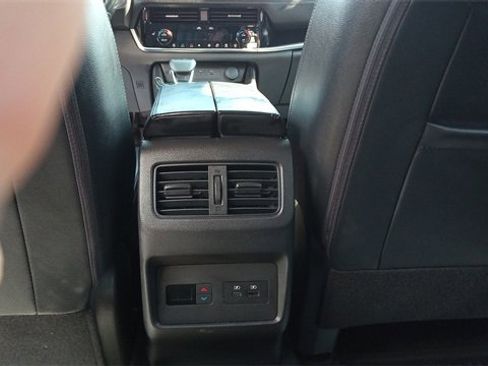 Used 2023 Nissan Rogue SL w/ SL Premium Package image 17