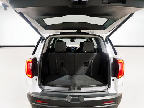 Used 2023 GMC Acadia SLT w/ Elevation Edition image 20