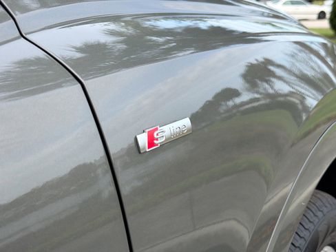 Used 2020 Audi Q3 2.0T Premium w/ Convenience Package image 46