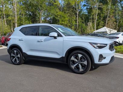 Used 2024 Volvo XC40 B5 Plus