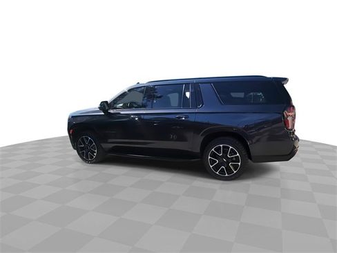 Used 2023 Chevrolet Suburban RST w/ Luxury Package image 6