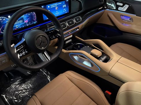 New 2026 Mercedes-Benz GLS 450 4MATIC image 9