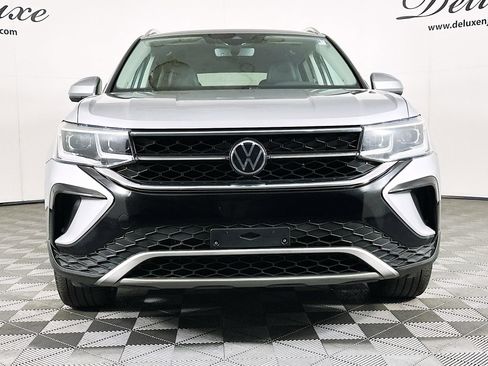 Used 2022 Volkswagen Taos SEL w/ Panoramic Sunroof Package image 2