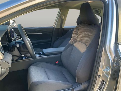 Used 2025 Toyota Camry LE FWD image 8
