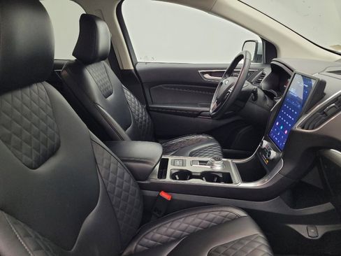 Used 2024 Ford Edge Titanium image 21