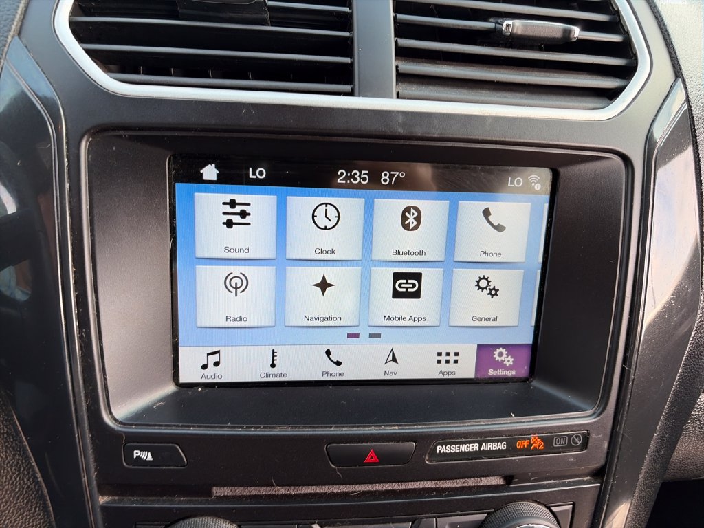 Used 2018 Ford Explorer XLT w/ Equipment Group 202A FWD image 20