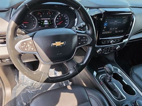 Used 2023 Chevrolet Traverse LT AWD/4WD image 9