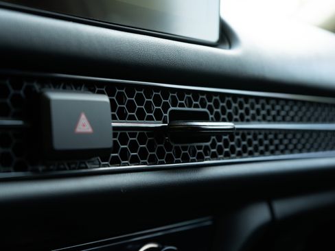 Certified 2026 Honda HR-V LX image 32