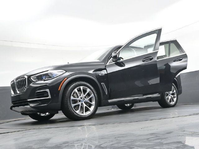 Used 2022 BMW X5 xDrive45e w/ Executive Package AWD/4WD image 50