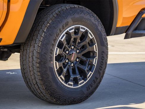 New 2026 GMC Canyon AT4 image 3