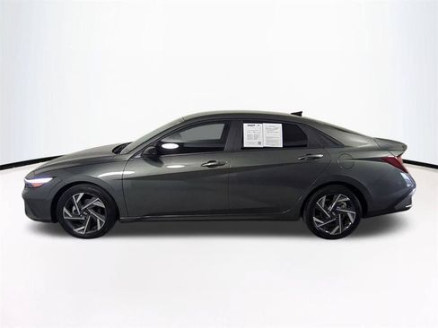 Used 2025 Hyundai Elantra Sport FWD image 8