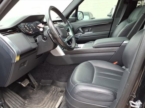 Used 2024 Land Rover Range Rover Long Wheelbase Autobiography image 7